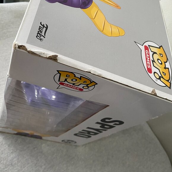 Funko POP! Jumbo Vinyl Figure Spyro the Dragon 10" GameStop Exclusive #528 - Picture 7 of 16